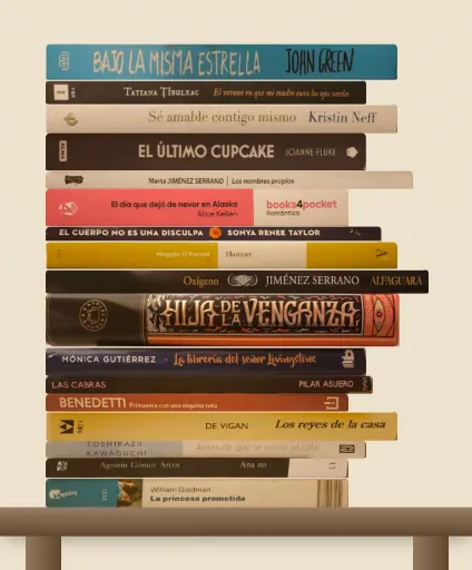 La pila de libros de la foto colocada en la mesilla con sus lomos de verdad